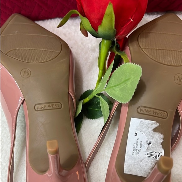 Nine West Tan Sandals with Slingback Design - Picture 9 of 12